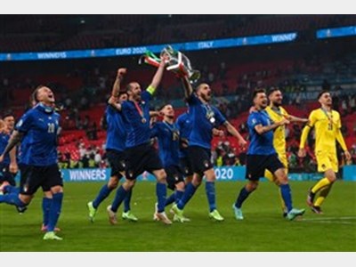 ایتالیا ۱ (۳)- (۲)۱ انگلیس: جام به رم رفت